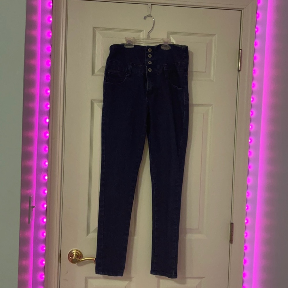 High waisted button up retro style jeans 👖